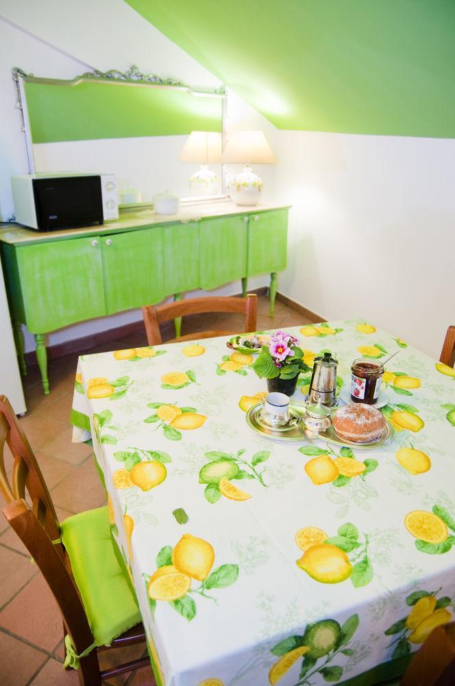 Tetto Fiorito Apartment Castellammare di Stabia Exterior photo